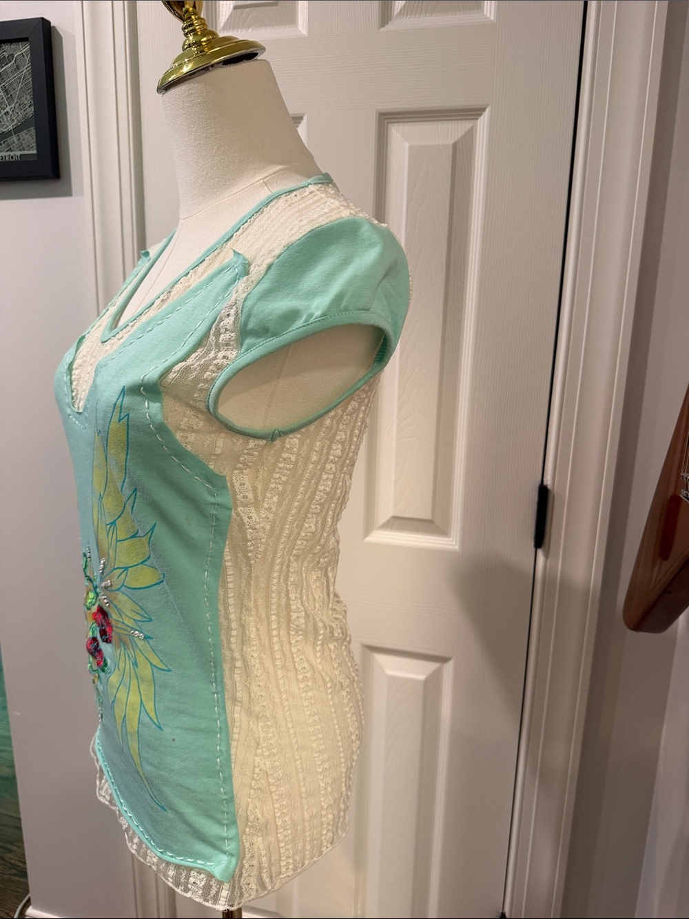 Romantic Mint Winged Graphic V-Neck Tank - Picture 3 of 9